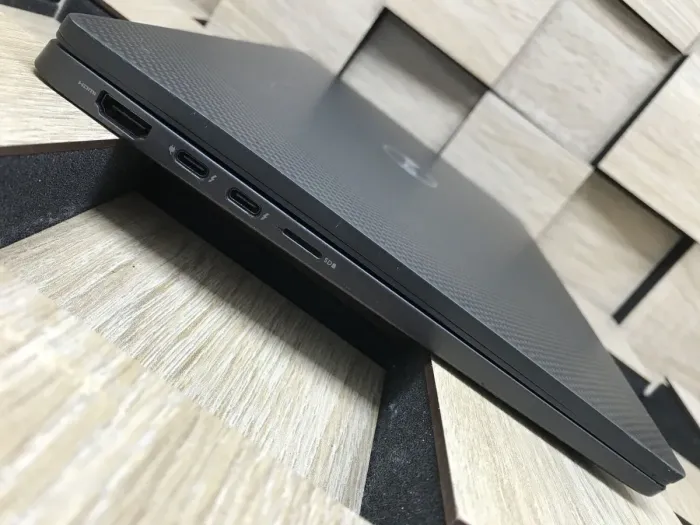 Ультрабук Б-клас Dell Latitude 7410 / 14" (1920x1080) IPS / Intel Core i5-10210U (4 (8) ядра по 1.6 - 4.2 GHz) / 8 GB DDR4 / 256 GB SSD M.2 / Intel UHD Graphics / WebCam / Windows 10 б/в - зображення 5