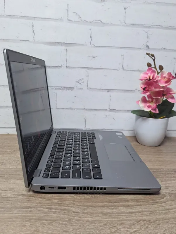 Ультрабук Б-клас Dell Latitude 5411 / 14" (1920x1080) TN / Intel Core i5-8365U (4 (8) ядра по 1.6 - 4.1 GHz) / 16 GB DDR4 / 256 GB SSD / Intel UHD Graphics / WebCam б/в - зображення 5