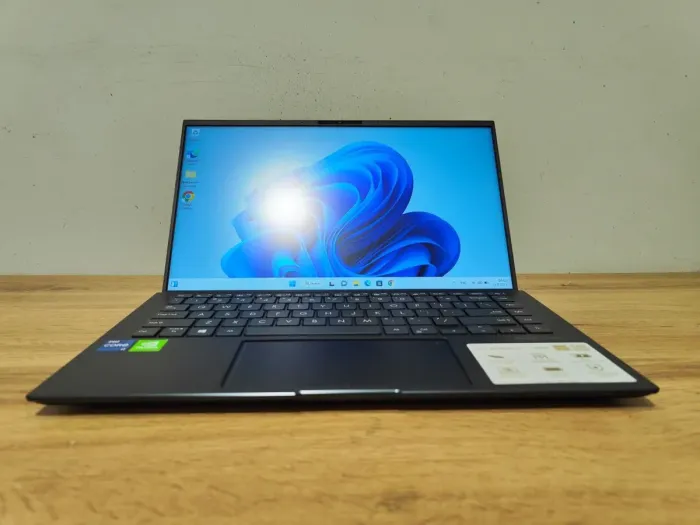 Ультрабук ASUS ZenBook 14 UX435E / 14" (1920x1080) IPS / Intel Core i7-1165G7 (4 (8) ядра по 2.8 - 4.7 GHz) / 16 GB DDR4 / 512 GB SSD / nVidia GeForce MX 450, 2 GB GDDR6, 64-bit / WebCam / Windows 11 Pro б/в - зображення 4