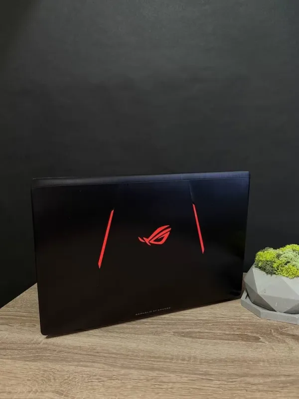 Ігровий ноутбук Asus ROG Strix GL553V / 15.6" (1920x1080) IPS / Intel Core i7-7700HQ (4 (8) ядра по 2.8 - 3.8 GHz) / 16 GB DDR4 / 128 GB SSD + 1000 GB HDD / nVidia GeForce GTX 1050 Ti, 4 GB GDDR5, 128-bit / WebCam б/в - зображення 3