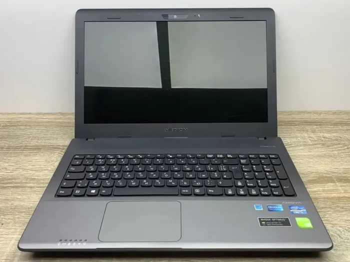 Ноутбук Б-клас Medion Akoya MD 99220 E6232 / 15.6" (1366x768) TN / Intel Core i5-3210M (2 (4) ядра по 2.5 - 3.1 GHz) / 8 GB DDR3 / 120 GB SSD / nVidia GeForce GT 740M, 2 GB GDDR3, 64-bit / WebCam / DVD-ROM / Без АКБ б/в - зображення 2