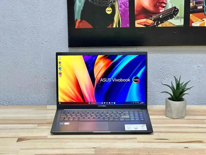 Ультрабук Asus VivoBook 15 K513E / 15.6" (1920x1080) IPS / Intel Core i5-1135G7 (4 (8) ядра по 2.4 - 4.2 GHz) / 16 GB DDR4 / 512 GB SSD / Intel Iris Xe Graphics / WebCam / Win 11 б/в - зображення 2