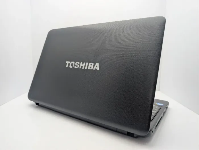Ноутбук Toshiba Satellite C650 / 15.6" (1366x768) TN / Intel Pentium T4500 (2 (4) ядра по 2.3 GHz) / 6 GB DDR3 / 320 GB HDD / Intel HD Graphics / WebCam / DVD-ROM б/в - зображення 8