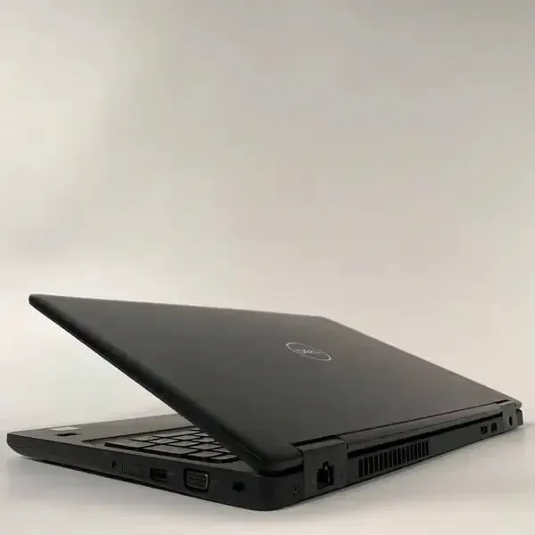 Ультрабук Dell Latitude 5590 / 15.6" (1920x1080) IPS / Intel Core i5-8350U (4 (8) ядра по 1.7 - 3.6 GHz) / 16 GB DDR4 / 256 GB SSD / Intel UHD Graphics 620 / WebCam / TouchID б/в - зображення 6