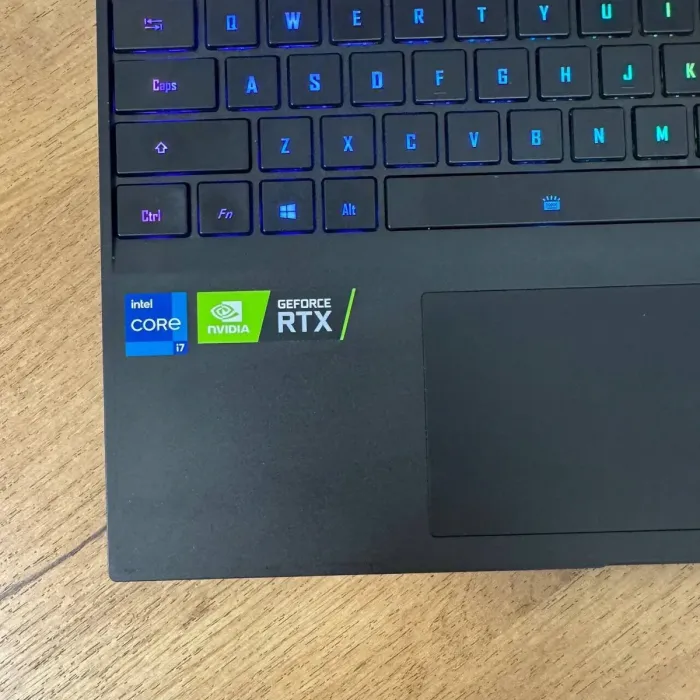 Ігровий ноутбук Б-клас Gigabyte Aorus 15P YD / 15.6" (1920x1080) IPS / Intel Core i7-11800H (8 (16) ядер по 2.3 - 4.6 GHz) / 32 GB DDR4 / 1000 GB SSD / nVidia GeForce RTX 3080, 16 GB GDDR6, 256-bit / WebCam б/в - зображення 8