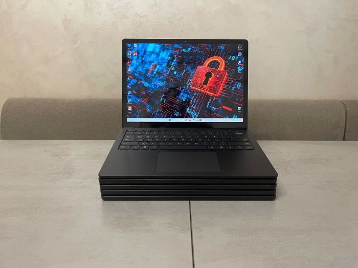 Ультрабук Microsoft Surface Laptop 4 1951 / 13.5" (2256x1504) IPS Touch / Intel Core i7-1185G7 (4 (8) ядра по 3.0 - 4.8 GHz) / 16 GB DDR4 / 256 GB SSD M.2 / Intel Iris Xe Graphics / WebCam б/в - зображення 2