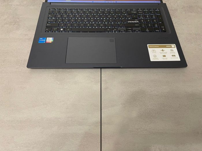 Ноутбук Asus Vivobook K1703Z / 17.3" (1920x1080) IPS / Intel Core i5-12500H (12 (16) ядер по 3.3 - 4.5 GHz) / 12 GB DDR4 / 256 GB SSD M.2 / Intel Iris Xe Graphics / WebCam / Fingerprint б/в - зображення 4