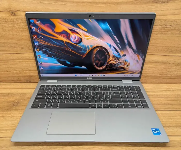 Ультрабук Dell Latitude 5520 / 15.6" (1920x1080) IPS / Intel Core i5-1145G7 (4 (8) ядра по 2.6 - 4.4 GHz) / 16 GB DDR4 / 512 GB SSD / Intel Iris Xe Graphics / WebCam / HDMI / Windows 11 б/в - зображення 2