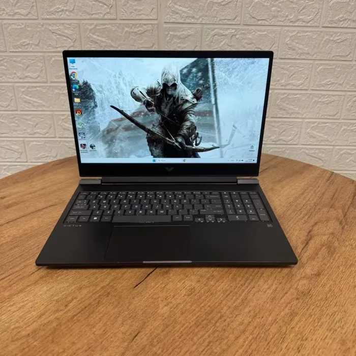 Ігровий ноутбук HP Victus 16-r0073cl / 16.1" (1920x1080) IPS / Intel Core i7-13700HX (16 (24) ядер по 2.1 - 5.0 GHz) / 32 GB DDR5 / 1000 GB SSD / nVidia GeForce RTX 4060, 8 GB GDDR6, 128-bit / WebCam б/в - зображення 2