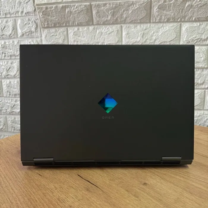 Ігровий ноутбук Б-клас HP Omen 15-en0013dx / 15.6" (1920x1080) IPS / AMD Ryzen 7 4800H (8 (16) ядер по 2.9 - 4.2 GHz) / 16 GB DDR4 / 512 GB SSD / nVidia GeForce GTX 1660 Ti, 6 GB GDDR6, 192-bit / WebCam б/в - зображення 3