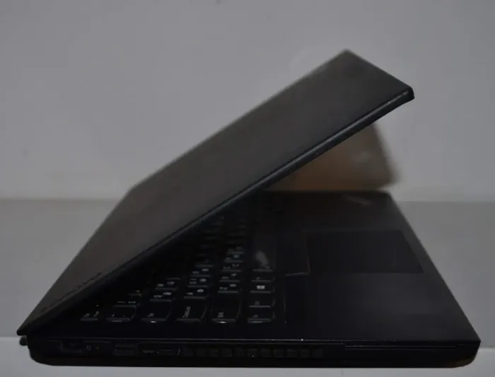 Ультрабук Lenovo ThinkPad T470 / 14" (1920x1080) TN / Intel Core i5-6300U (2 (4) ядра 2.4 - 3.0 GHz) / 16 GB DDR4 / 500 GB SSD / Intel HD Graphics 520 / Windows 11 Pro б/в - зображення 9