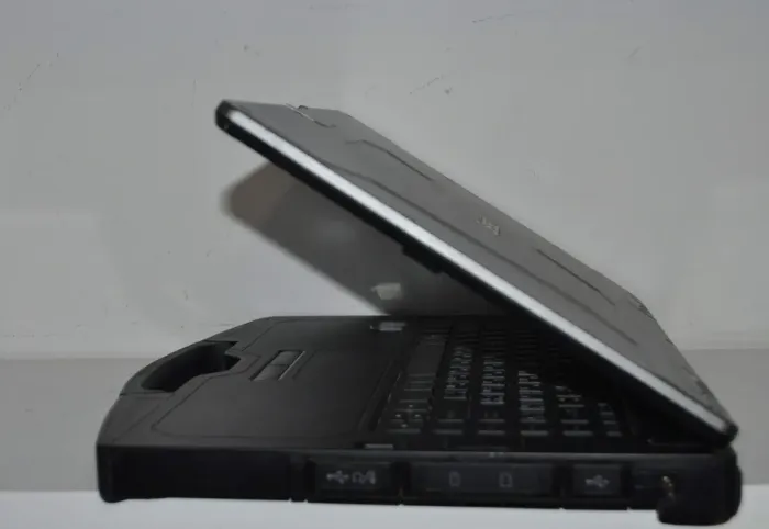 Напівзахищений ноутбук Getac S410 G2 / 14" (1366x768) TN Touch / Intel Core i3-7100U (2 (4) ядра по 2.4 GHz) / 32 GB DDR4 / 256 GB SSD / Intel HD Graphics 620 / Windows 11 Pro / Два АКБ б/в - зображення 6