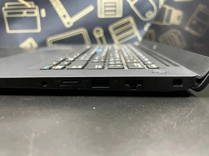 Ноутбук Dell Latitude 7490 / 14" TN / Core i5-8350U (4(8) ядра по 1.7-3.6GHz) / 16 GB DDR4 / 25GB SSD / UHD Graphics 620 / WebCam б/в - зображення 4