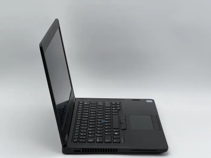 Ультрабук Dell Latitude E5470 / 14" (1920x1080) IPS / Intel Core i5-6440HQ (4 ядра по 2.6 - 3.5 GHz) / 16 GB DDR4 / 480 GB SSD / Intel HD Graphics 530 / WebCam / HDMI б/в - зображення 3