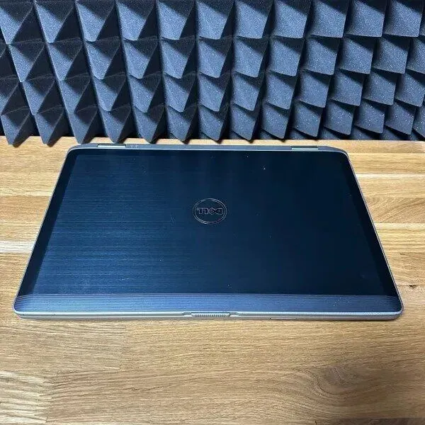 Ноутбук Dell Latitude E6520 / 15.6" (1600x900) TN / Intel Core i5-2540M (2 (4) ядра по 2.6 - 3.3 GHz) / 8 GB DDR3 / 128 GB SSD / Intel HD Graphics 3000 / WebCam б/в - зображення 7