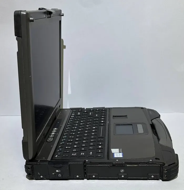 Захищений ноутбук Б-класу Getac B300 G6 / 13.3" (1920x1080) TN Touch / Intel Core i5-6200U (2 (4) ядра по 2.3 - 2.8 GHz) / 16 GB DDR4 / 256 GB SSD / Intel HD Graphics 520 / DVD-RW / Fingerprint / 4G LTE / GPS б/в - зображення 3