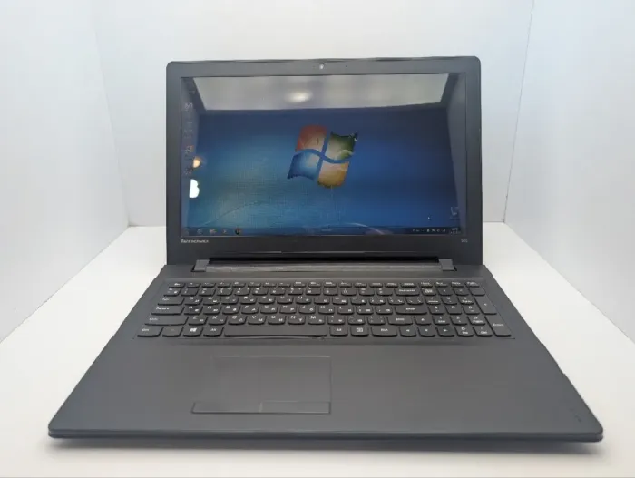 Ноутбук Б-класс Lenovo IdeaPad 300-15IBR / 15.6" (1366x768) TN / Intel Celeron N3050 (2 ядра по 1.6 - 2.16 GHz) / 4 GB DDR3 / 500 GB HDD / Intel HD Graphics / WebCam / DVD-ROM б/в - зображення 2