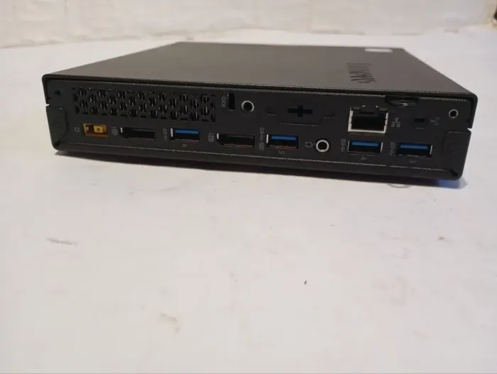 Неттоп Lenovo ThinkCentre M700 Tiny USFF / Intel Core i3-6100T (2(4) ядра по 3.2 GHz) / 4 GB DDR4 / 128 GB SSD M.2 / Intel HD Graphics 530 / Блок живлення б/в - зображення 4