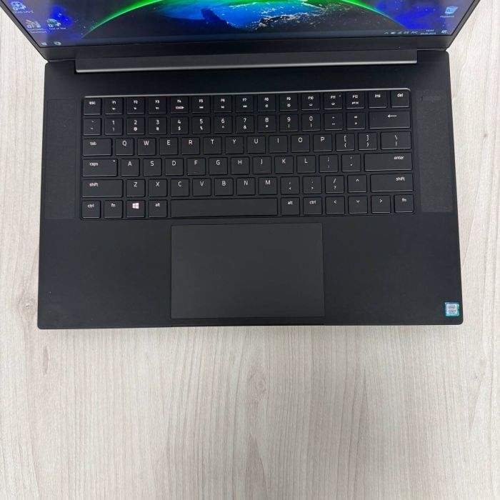 Ігровий ноутбук Razer Blade 15 RZ09-02705 / 15.6" (1920x1080) IPS / Intel Core i7-8750H (6 (12) ядер по 2.2 - 4.1 GHz) / 16 GB DDR4 / 512 GB SSD / nVidia GeForce GTX 1060 Max-Q, 6 GB GDDR5, 192-bit / WebCam б/в - зображення 7