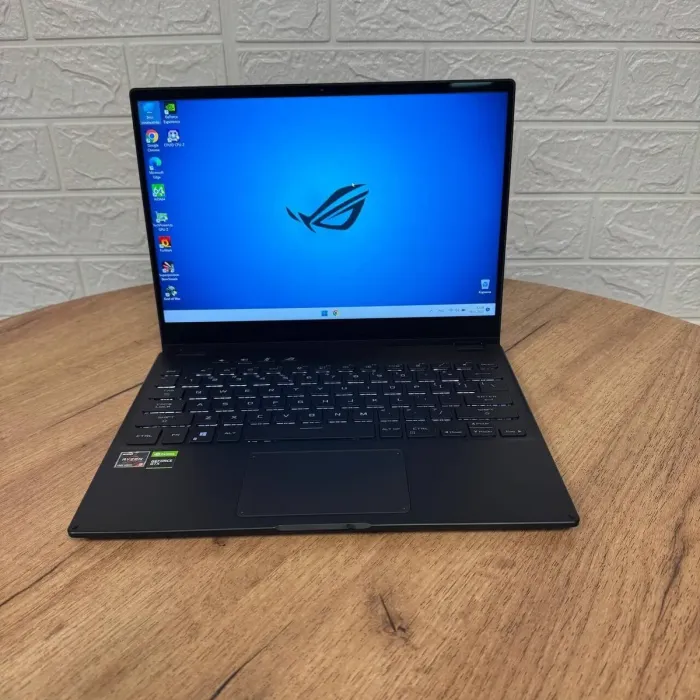 Ігровий ультрабук-трансформер Asus Rog Flow x13 GV301QH / 13.4" (3840x2400) IPS Touch / AMD Ryzen 9 5980HS (8 (16) ядер по 3.0 - 4.8 GHz) / 32 GB DDR4 / 1000 GB SSD / nVidia GeForce GTX 1650, 4 GB GDDR6, 128-bit / WebCam б/в - зображення 2