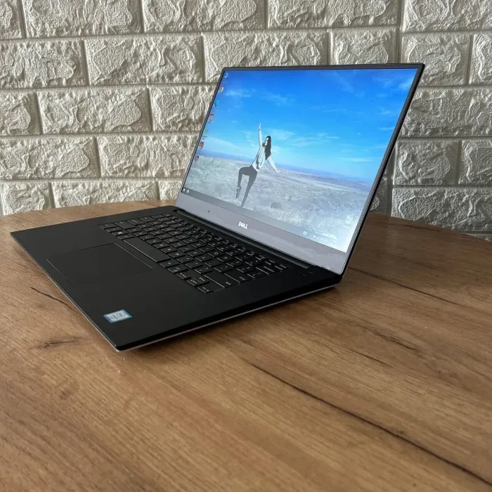 Мобільна робоча станція Dell Precision 5510 / 15.6" (1920x1080) IPS / Intel Core i5-6300U (2 (4) ядра по 2.4 - 3.0 GHz) / 8 GB DDR4 / 256 GB SSD / nVidia Quadro M1000M, 2 GB DDR3, 128-bit / WebCam б/в - зображення 5