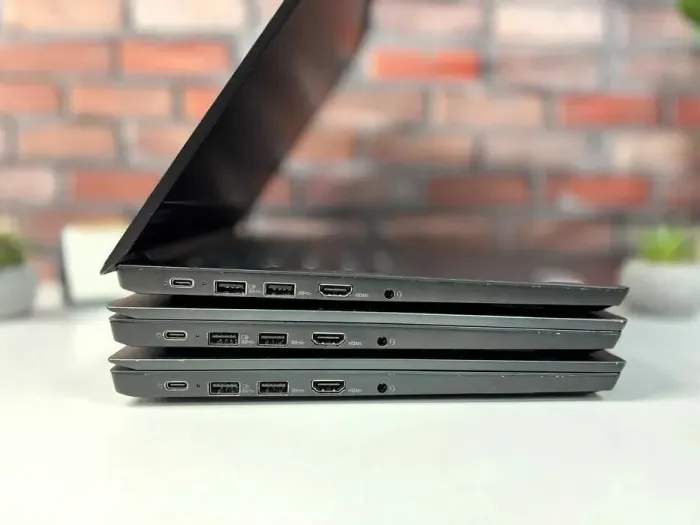 Ноутбук Lenovo ThinkPad E14 / 14" (1920x1080) IPS / Intel Core i5-10210U (4 (8) ядра по 1.6 - 4.2 GHz) / 16 GB DDR4 / 256 GB SSD / Intel UHD Graphics / WebCam / Win 10 Pro б/в - зображення 4