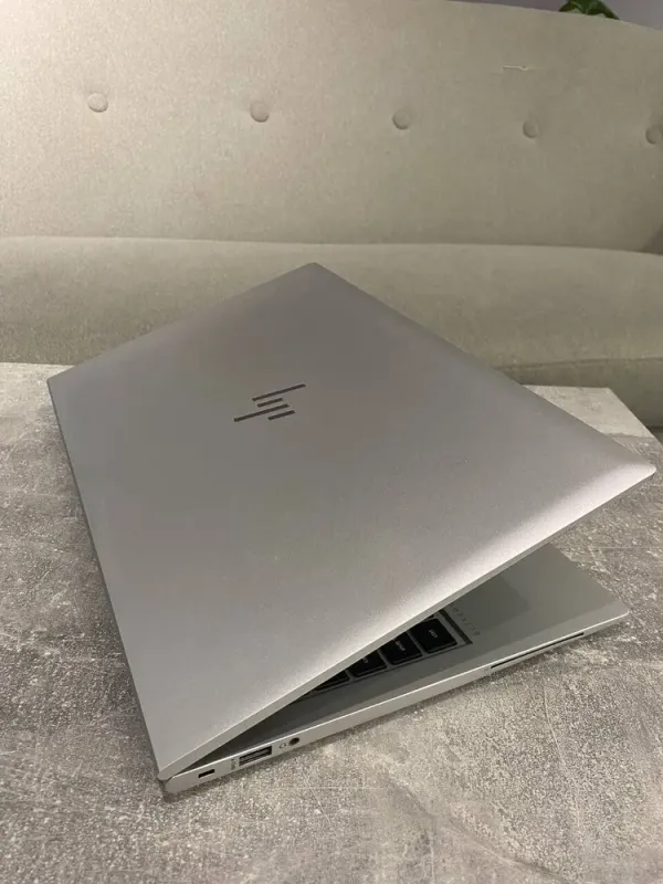 Ультрабук Б-клас HP EliteBook 850 G8 / 15.6" (1920x1080) IPS / Intel Core i5-1145G7 (4 (8) ядра по 2.6 - 4.4 GHz) / 16 GB DDR4 / 256 GB SSD M.2 / Intel Iris Xe Graphics / WebCam / Win 11 б/в - зображення 5