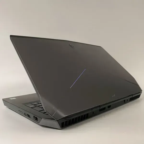 Ігровий ноутбук Dell Alienware 17 R3 / 17.3" (1920x1080) IPS / Intel Core i7-6820HK (4 (8) ядра по 2.7 - 3.6 GHz) / 16 GB DDR4 / 512 GB SSD / nVidia GeForce GTX 980M, 4 GB GDDR5, 256-bit / WebCam / HDMI б/в - зображення 7