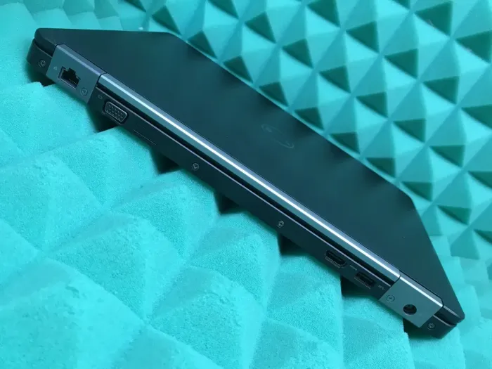 Ультрабук Б-клас Dell Latitude E5470 / 14" (1366x768) TN / Intel Core i5-6300U (2 (4) ядра по 2.4 - 3.0 GHz) / 8 GB DDR4 / 128 GB SSD / Intel HD Graphics 520 / WebCam / USB 3.0 / HDMI / Windows 11 б/в - зображення 9