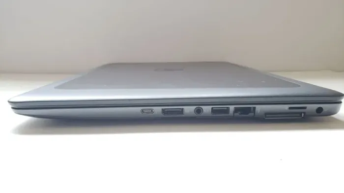 Мобільна робоча станція HP ZBook 15u G4 / 15.6" (1920x1080) TN Touch / Intel Core i7-7500U (2 (4) ядра по 2.7 - 3.5 GHz) / 16 GB DDR4 / 256 GB SSD + 500 GB HDD / AMD FirePro W4190M, 2 GB GDDR5, 128-bit / WebCam б/в - зображення 5