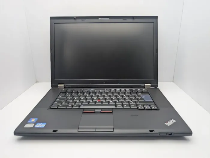 Ноутбук Lenovo ThinkPad T520 / 15.6" (1366x768) TN / Intel Core i5-2520M (2 (4) ядра по 2.5 - 3.2 GHz) / 6 GB DDR3 / 240 GB SSD / Intel HD Graphics 3000 / WebCam / DVD-ROM б/в - зображення 3