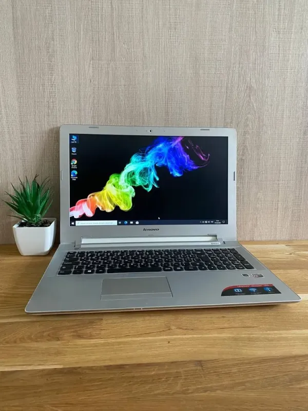 Ноутбук Б-клас Lenovo IdeaPad 500-15 / 15.6" (1366x768) TN / AMD FX-8800P (4 ядра по 2.1 - 3.4 GHz) / 12 GB DDR3 / 128 GB SSD / AMD Radeon R5 M430, 4 GB GDDR3, 64-bit / WebCam / HDMI б/в - зображення 3