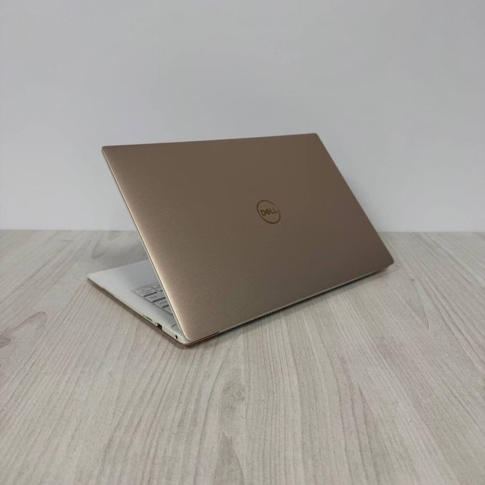 Ультрабук Б-клас Dell XPS 9370 Rose Gold / 13.3" (1920x1080) IPS / Intel Core i5-8250U (4 (8) ядра по 1.6 - 3.4 GHz) / 16 GB DDR3 / 256 GB SSD NVMe / Intel UHD Graphics 620 / WebCam б/в - зображення 6