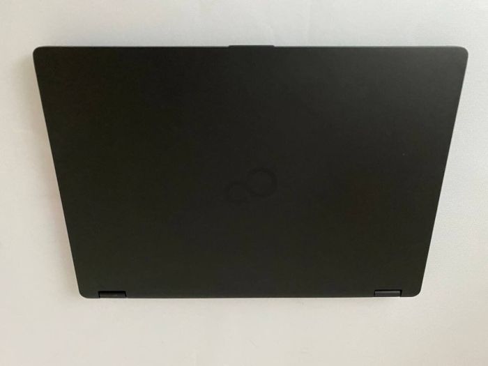 Ноутбук Fujitsu LifeBook U748 / 14" (1920x1080) IPS / Intel Core i5-7200U (2 (4) ядра по 2.5 - 3.1 GHz) / 12 GB DDR4 / 256 GB SSD / Intel HD Graphics 620 / WebCam б/в - зображення 8