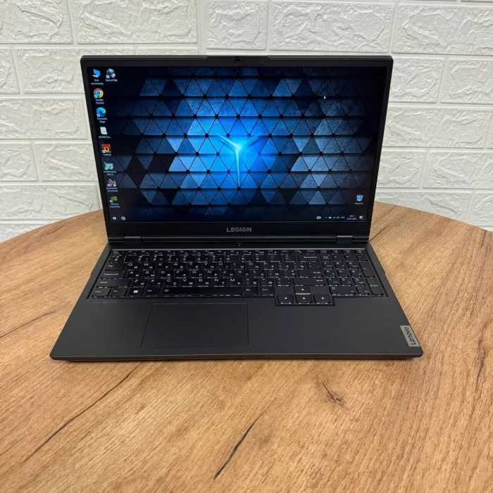 Ігровий ноутбук Lenovo Legion 5 15IMH6 / 15.6" (1920x1080) IPS / Intel Core i5-10500H (6 (12) ядер по 2.5 - 4.5 GHz) / 8 GB DDR4 / 512 GB SSD / nVidia GeForce RTX 3050, 4 GB GDDR6, 128-bit / WebCam б/в - зображення 2