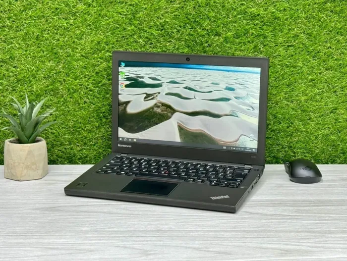 Нетбук Б-клас Lenovo ThinkPad X240 / 12.5" (1366x768) TN / Intel Core i5-4300U (2 (4) ядра по 1.9 - 2.9 GHz) / 8 GB DDR3 / 128 GB SSD / Intel HD Graphics 4400 / WebCam / Win 10 Pro б/в - зображення 4