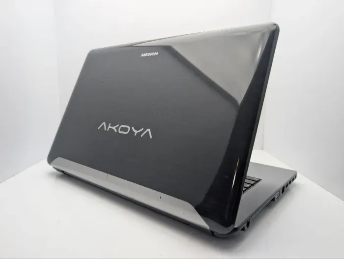 Ноутбук Medion Akoya P7624 / 17.3" (1600x900) TN / Intel Core i5-2450M (2 (4) ядра по 2.5 - 3.1 GHz) / 6 GB DDR3 / 320 GB HDD / nVidia GeForce GT 630M, 1 GB GDDR3, 128-bit / WebCam / АКБ не тримає б/в - зображення 8