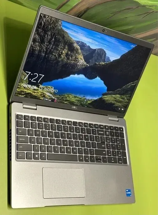 Ультрабук Dell Precision 3560 / 15.6" IPS / Core i5-1135G7 (4(8) ядра по 2.4-4.2 GHz) / 16GB DDR4 / 256GB SSD M.2 / Iris Xe Graphics / WebCam б/в - зображення 6