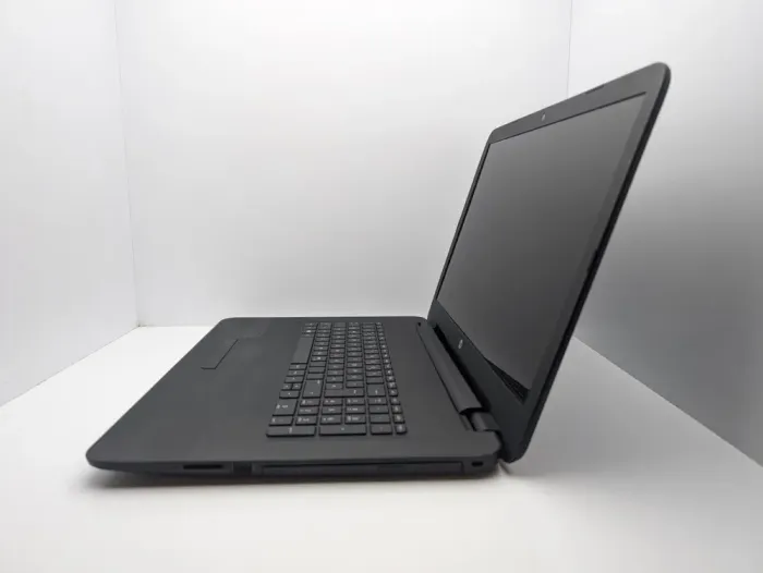 Ноутбук HP Pavilion 17-y040ng / 17.3" (1600x900) TN / AMD A8-7410 (4 ядра по 2.2 - 2.5 GHz) / 8 GB DDR3 / 120 GB SSD / AMD Radeon R5 Graphics / WebCam б/в - зображення 6