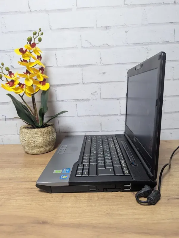 Ноутбук Б-клас Fujitsu LifeBook S782 / 14" (1366x768) TN / Intel Core i5-3320M (2 (4) ядра по 2.6 - 3.3 GHz) / 8 GB DDR3 / 128 GB SSD / Intel HD Graphics 4000 / WebCam / Без АКБ б/в - зображення 7