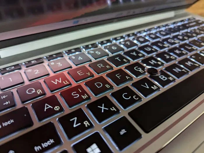 Ультрабук HP EliteBook 840 G7 / 14" (1920x1080) IPS / Intel Core i5-10310U (4 (8) ядра по 1.7 - 4.4 GHz) / 16 GB DDR4 / 480 GB SSD / Intel UHD Graphics / WebCam / TouchID / Windows 10 б/в - зображення 6