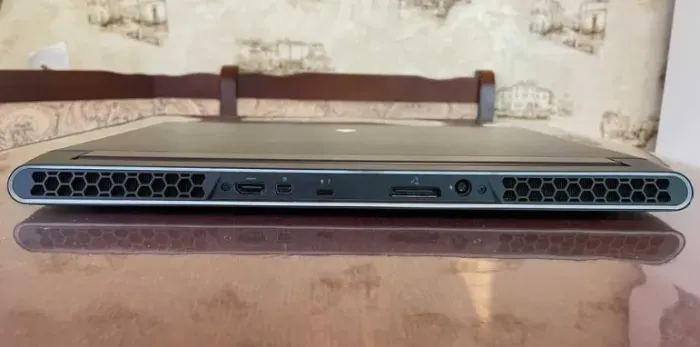 Ігровий ноутбук Dell Alienware M15 R4 / 15.6" (1920x1080) IPS / Intel Core i7-10870H (8 (16) ядер по 2.2 - 5.0 GHz) / 16 GB DDR4 / 512 GB SSD / nVidia GeForce RTX 3070, 8 GB GDDR6, 256-bit / WebCam б/в - зображення 7