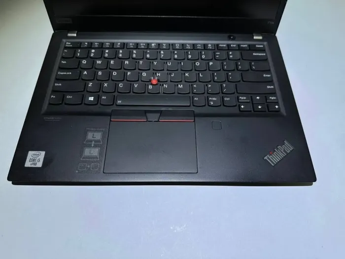 Ультрабук Lenovo ThinkPad T14s Gen1 / 14" (1920x1080) IPS / Intel Core i5-10310U (4 (8) ядра по 1.7 - 4.4 GHz) / 16 GB DDR4 / 512 GB SSD / Intel UHD Graphics / WebCam б/в - зображення 3