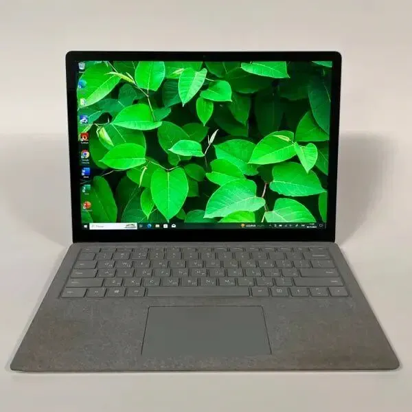 Ультрабук Б-клас Microsoft Surface Laptop 2 / 13.5" (2256x1504) IPS Touch / Intel Core i5-8350U (4 (8) ядра по 1.7 - 3.6 GHz) / 8 GB DDR3 / 256 GB SSD / UHD Graphics 620 / WebCam / mini-DisplayPort б/в - зображення 2