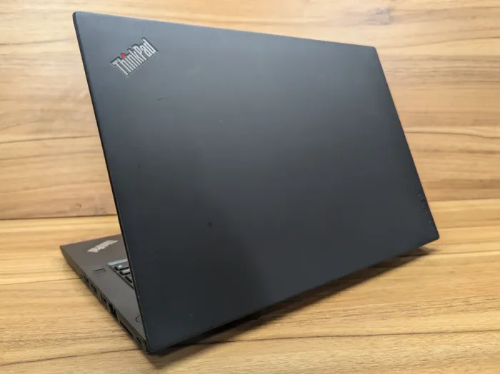 Ультрабук Lenovo ThinkPad T480 / 14" (2560x1440) IPS / Intel Core i7-8650U (4 (8) ядра по 1.9 - 4.2 GHz) / 16 GB DDR4 / 512 GB SSD / nVidia GeForce MX150, 2 GB GDDR5, 64-bit / WebCam / TouchID / Windows 10 б/в - зображення 6