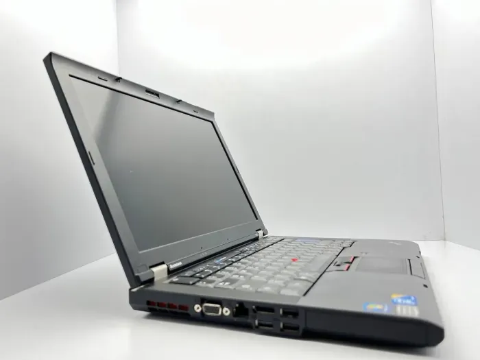 Ноутбук Lenovo ThinkPad T410 / 14" (1440x900) TN / Intel Core i5-520M (2 (4) ядра по 2.4 - 2.93 GHz) / 4 GB DDR3 / 240 GB SSD / Intel HD Graphics / WebCam б/в - зображення 3
