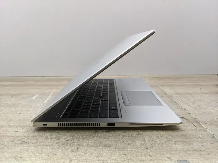 Ультрабук Б-клас HP EliteBook 850 G5 / 15.6" (1920x1080) IPS / Intel Core i5-8350U (4 (8) ядра по 1.7 - 3.6 GHz) / 8 GB DDR4 / 240 GB SSD / Intel UHD Graphics 620 / WebCam б/в - зображення 5