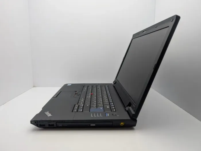 Ноутбук Lenovo ThinkPad SL510 / 15.6" (1366x768) TN / Intel Pentium T4500 (2 ядра по 2.3 GHz) / 6 GB DDR3 / 320 GB HDD / Intel HD Graphics / WebCam / АКБ не тримає б/в - зображення 6