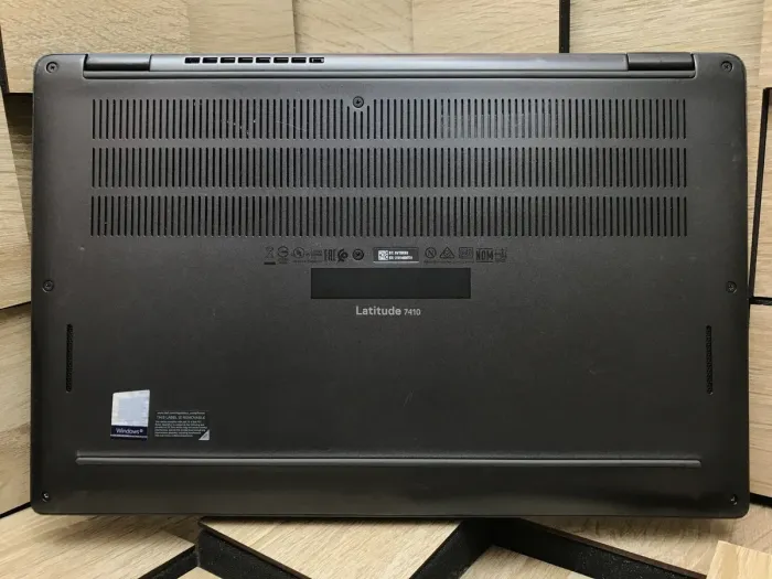 Ультрабук Dell Latitude 7410 / 14" (1920x1080) IPS / Intel Core i5-10210U (4 (8) ядра по 1.6 - 4.2 GHz) / 8 GB DDR4 / 256 GB SSD M.2 / Intel UHD Graphics / WebCam / USB 3.2 / HDMI / Windows 10 б/в - зображення 9