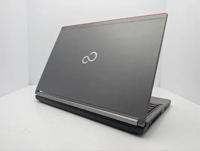 Ноутбук Futjitsu LifeBook E733 / 13.3" (1366x768) TN / Intel Core i3-3110M (2 (4) ядра по 2.4 GHz) / 8 GB DDR3 / 120 GB SSD / Intel HD Graphics 4000 / WebCam б/в - изображение 8